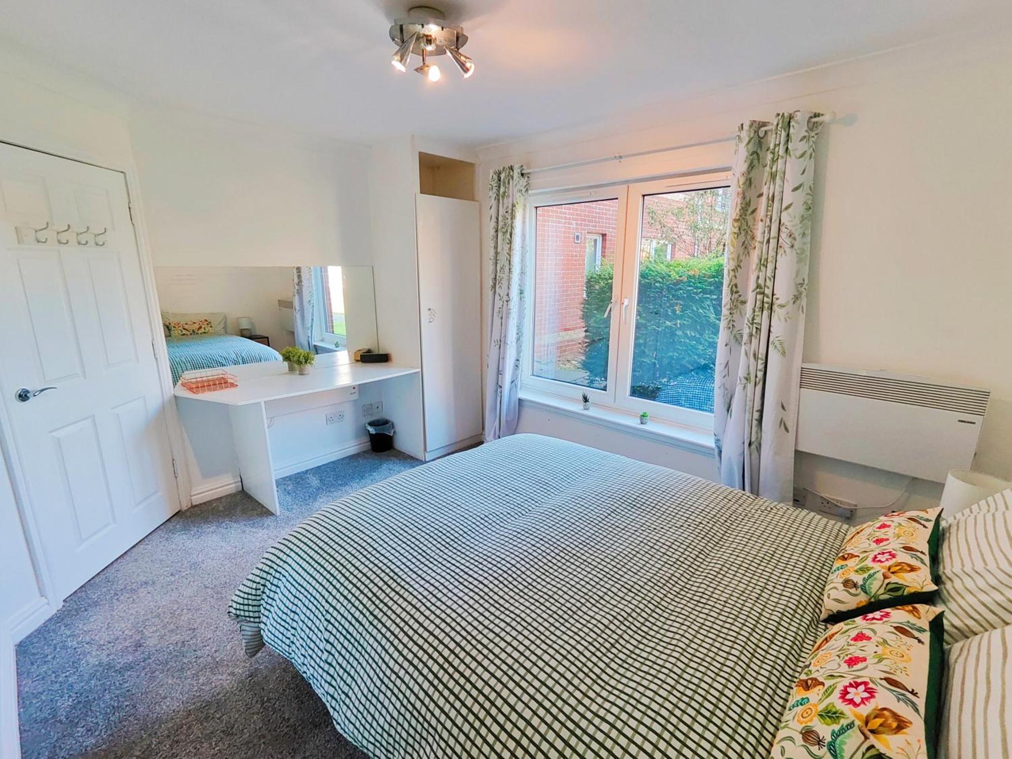 La Casita, Quarry - 2 Bedroom Entire Apartment With Free Parking Glasgow Kültér fotó
